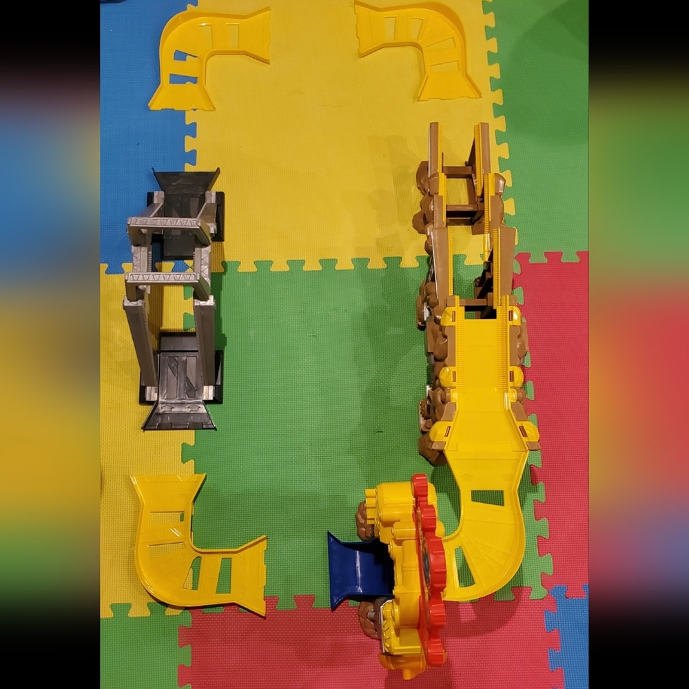 Tonka Chuck & Friends stunt park